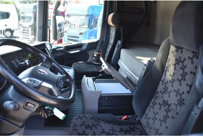 Scania R520 V8 NGS 4x2 - RETARDER - 504 TKM - PARK. AIRCO - ACC - NAVI - 2 x FUEL TANKS - LED LIGHTS - - وحدة جر: صورة 5 Scania R520 V8 NGS 4x2 - RETARDER - 504 TKM - PARK. AIRCO - ACC - NAVI - 2 x FUEL TANKS - LED LIGHTS - - وحدة جر: صورة 5