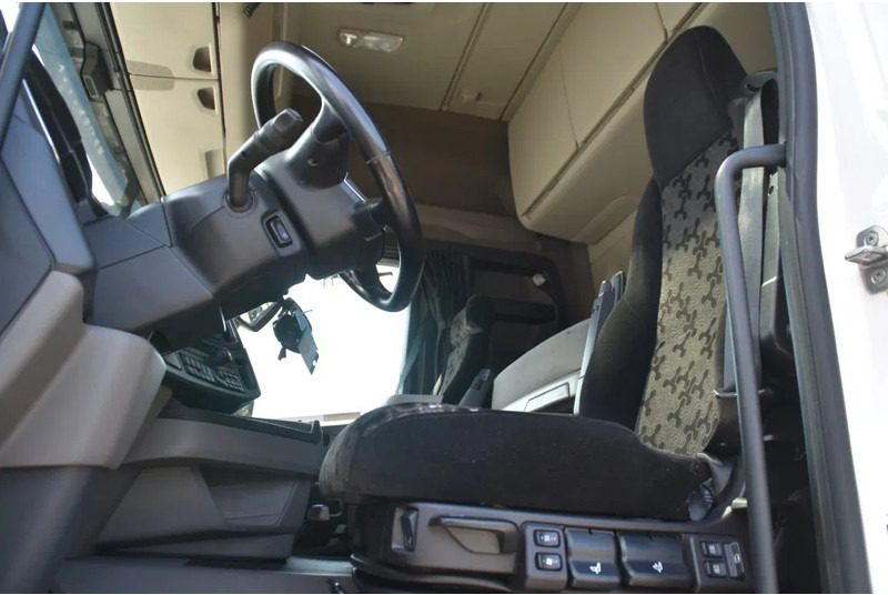 Scania R520 V8 NGS 4x2 - RETARDER - 523 TKM - PARK. AIRCO - ACC - NAVI - 2 x FUEL TANKS - LED LIGHTS - - وحدة جر: صورة 4 Scania R520 V8 NGS 4x2 - RETARDER - 523 TKM - PARK. AIRCO - ACC - NAVI - 2 x FUEL TANKS - LED LIGHTS - - وحدة جر: صورة 4