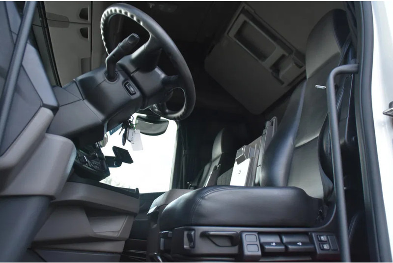 Scania S410 NGS 4x2EB MEGA 95 cm or 103 cm driving height - RETARDER - 781 TKM - FULL AIR - PARK. AIRCO - LEATHER SEATS - 2 x FUEL TANK - وحدة جر: صورة 4 Scania S410 NGS 4x2EB MEGA 95 cm or 103 cm driving height - RETARDER - 781 TKM - FULL AIR - PARK. AIRCO - LEATHER SEATS - 2 x FUEL TANK - وحدة جر: صورة 4