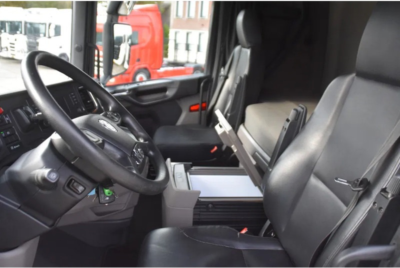 Scania S410 NGS 4x2EB MEGA 95 cm or 103 cm driving height - RETARDER - 817 TKM - FULL AIR - PARK. AIRCO - LEATHER SEATS - 2 x FUEL TANK - وحدة جر: صورة 5 Scania S410 NGS 4x2EB MEGA 95 cm or 103 cm driving height - RETARDER - 817 TKM - FULL AIR - PARK. AIRCO - LEATHER SEATS - 2 x FUEL TANK - وحدة جر: صورة 5