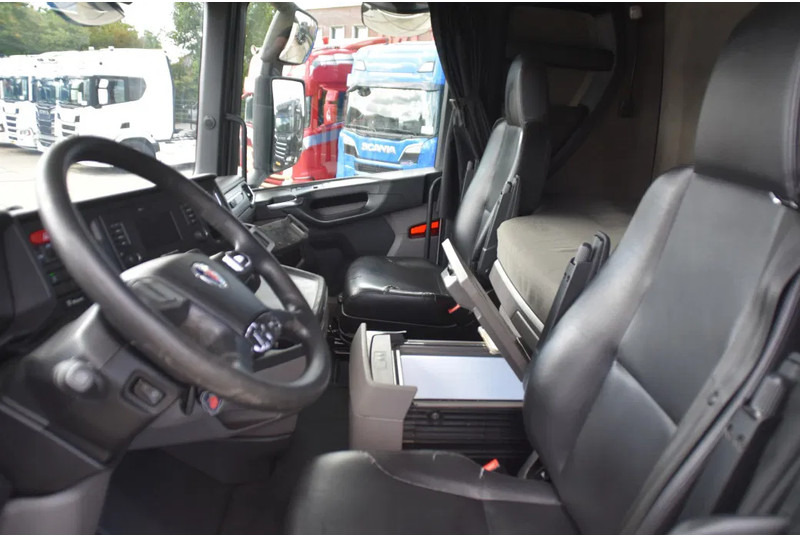 Scania S410 NGS 4x2EB MEGA 95 cm or 103 cm driving height - RETARDER - 821 TKM - FULL AIR - PARK. AIRCO - LEATHER SEATS - 2 x FUEL TANK - وحدة جر: صورة 5 Scania S410 NGS 4x2EB MEGA 95 cm or 103 cm driving height - RETARDER - 821 TKM - FULL AIR - PARK. AIRCO - LEATHER SEATS - 2 x FUEL TANK - وحدة جر: صورة 5
