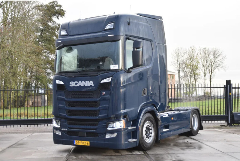 Scania S450 NGS 4x2NB - FULL AIR - 651 TKM - RETARDER - PARK. AIRCO - NAVI - 2 x FUEL TANKS - LED - - وحدة جر: صورة 2 Scania S450 NGS 4x2NB - FULL AIR - 651 TKM - RETARDER - PARK. AIRCO - NAVI - 2 x FUEL TANKS - LED - - وحدة جر: صورة 2