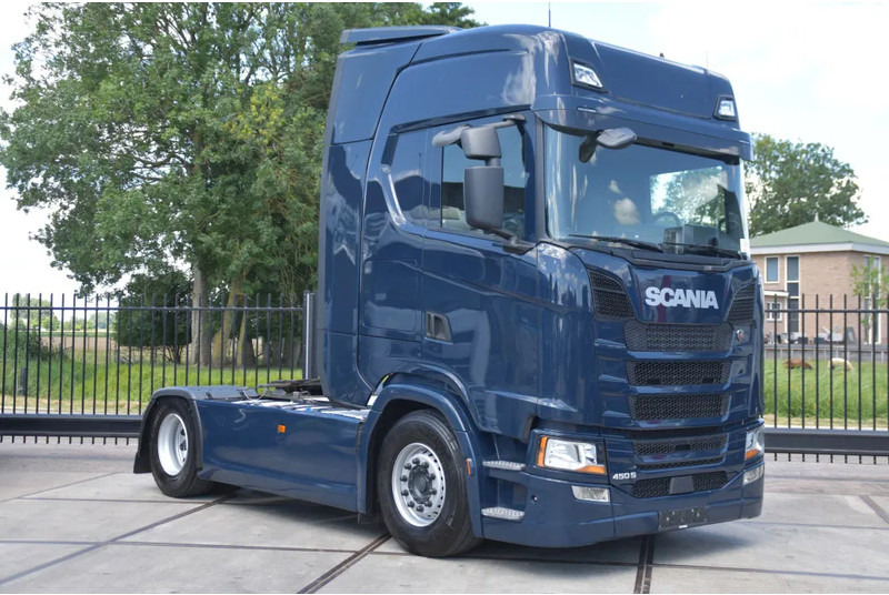 Scania S450 NGS 4x2NB - FULL AIR - 847 TKM - RETARDER - PARK. AIRCO - 2 x FUEL TANKS - TOP CONDITION - - وحدة جر: صورة 1 Scania S450 NGS 4x2NB - FULL AIR - 847 TKM - RETARDER - PARK. AIRCO - 2 x FUEL TANKS - TOP CONDITION - - وحدة جر: صورة 1