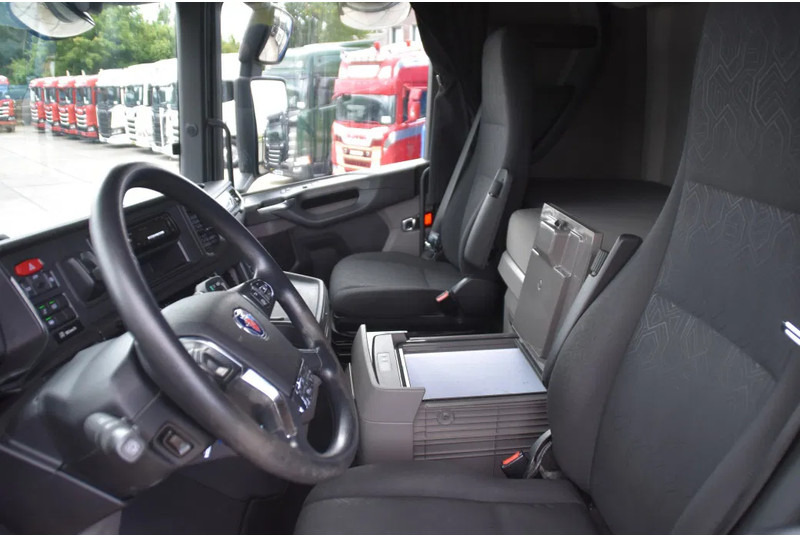 Scania S450 NGS 4x2NB - FULL AIR - RETARDER - ACC - PARK. AIRCO - 2 x FUEL TANKS - TOP CONDITION - - وحدة جر: صورة 5 Scania S450 NGS 4x2NB - FULL AIR - RETARDER - ACC - PARK. AIRCO - 2 x FUEL TANKS - TOP CONDITION - - وحدة جر: صورة 5