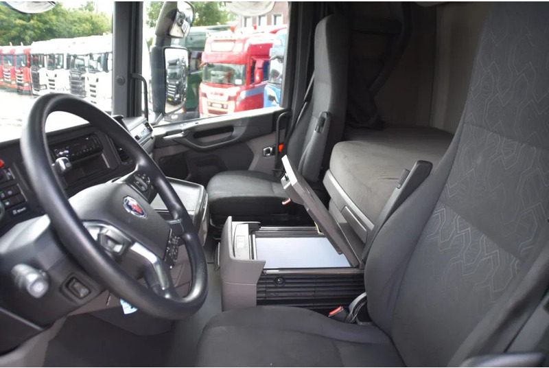 Scania S450 NGS 4x2NB - FULL AIR - RETARDER - ACC - PARK. AIRCO - 2 x FUEL TANKS - TOP CONDITION - - وحدة جر: صورة 5 Scania S450 NGS 4x2NB - FULL AIR - RETARDER - ACC - PARK. AIRCO - 2 x FUEL TANKS - TOP CONDITION - - وحدة جر: صورة 5