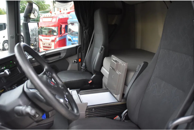 Scania S450 NGS 4x2NB - FULL AIR - RETARDER - ACC - PARK. AIRCO - 2 x FUEL TANKS - TOP CONDITION - - وحدة جر: صورة 5 Scania S450 NGS 4x2NB - FULL AIR - RETARDER - ACC - PARK. AIRCO - 2 x FUEL TANKS - TOP CONDITION - - وحدة جر: صورة 5