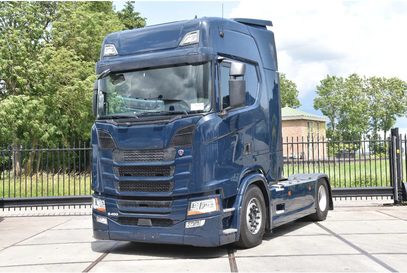 Scania S450 NGS 4x2NB - RETARDER - 746 TKM - FULL AIR - AIRCO - 2 x FUEL TANKS - TOP CONDITION - - وحدة جر: صورة 2 Scania S450 NGS 4x2NB - RETARDER - 746 TKM - FULL AIR - AIRCO - 2 x FUEL TANKS - TOP CONDITION - - وحدة جر: صورة 2
