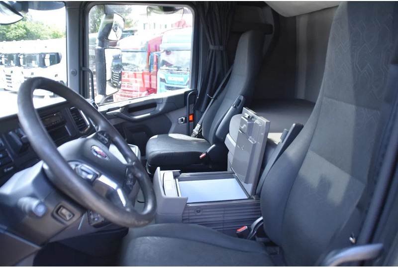 Scania S450 NGS 4x2NB - RETARDER - 746 TKM - FULL AIR - AIRCO - 2 x FUEL TANKS - TOP CONDITION - - وحدة جر: صورة 5 Scania S450 NGS 4x2NB - RETARDER - 746 TKM - FULL AIR - AIRCO - 2 x FUEL TANKS - TOP CONDITION - - وحدة جر: صورة 5