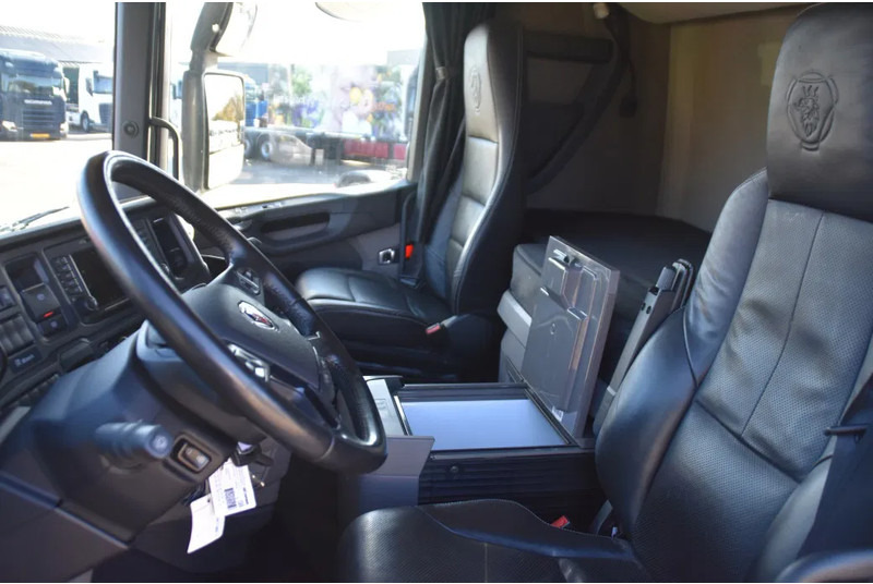 Scania S460 NGS 4x2NB - ONLY 112 TKM - FULL AIR - PARK. AIRCO - LEATHER SEATS - 2 x FUEL TANKS - LED LIGHTS - EXCELLENT CONDITION - - وحدة جر: صورة 5 Scania S460 NGS 4x2NB - ONLY 112 TKM - FULL AIR - PARK. AIRCO - LEATHER SEATS - 2 x FUEL TANKS - LED LIGHTS - EXCELLENT CONDITION - - وحدة جر: صورة 5