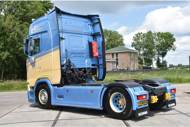 Scania S500 NGS 4x2NB - RETARDER - FULL AIR - PARK. AIRCO - FULL OPTIONS - 4 POINT AIR SUSPENSION - EXCELLENT CONDITION - - وحدة جر: صورة 3 Scania S500 NGS 4x2NB - RETARDER - FULL AIR - PARK. AIRCO - FULL OPTIONS - 4 POINT AIR SUSPENSION - EXCELLENT CONDITION - - وحدة جر: صورة 3
