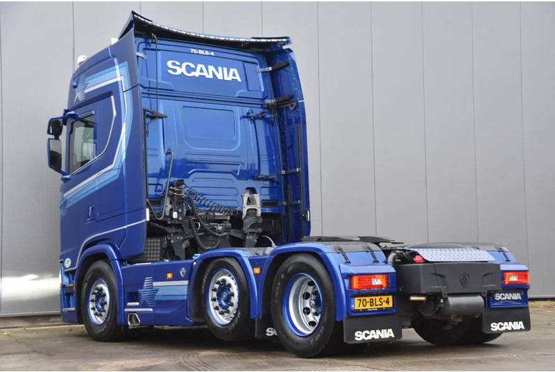 Scania S520 V8 NGS 4x2NB - RETARDER - 691 TKM - FULL AIR - PARK. AIRCO - 2 x FUEL TANKS - LED - PAINTED WHEELS - LIKE NEW ! - وحدة جر: صورة 3 Scania S520 V8 NGS 4x2NB - RETARDER - 691 TKM - FULL AIR - PARK. AIRCO - 2 x FUEL TANKS - LED - PAINTED WHEELS - LIKE NEW ! - وحدة جر: صورة 3