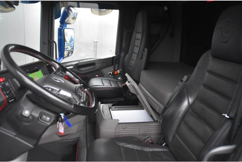 Scania S520 V8 NGS 4x2NB - RETARDER - 691 TKM - FULL AIR - PARK. AIRCO - 2 x FUEL TANKS - LED - PAINTED WHEELS - LIKE NEW ! - وحدة جر: صورة 5 Scania S520 V8 NGS 4x2NB - RETARDER - 691 TKM - FULL AIR - PARK. AIRCO - 2 x FUEL TANKS - LED - PAINTED WHEELS - LIKE NEW ! - وحدة جر: صورة 5