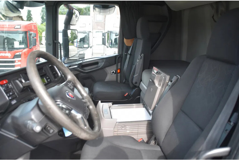 Scania S520 V8 NGS 6x2*4NB + SCHMITZ ZKO 20 - THERMO KING - RETARDER - FULL AIR - WHEELBASE: 515 CM - TOP CONDITION - - شاحنة الفريزر: صورة 5 Scania S520 V8 NGS 6x2*4NB + SCHMITZ ZKO 20 - THERMO KING - RETARDER - FULL AIR - WHEELBASE: 515 CM - TOP CONDITION - - شاحنة الفريزر: صورة 5