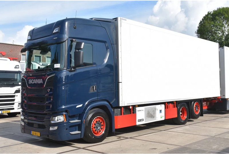 Scania S520 V8 NGS 6x2*4NB - THERMO KING - RETARDER - FULL AIR - WHEELBASE: 515 CM - LED LIGHTS - TOP CONDITION - - شاحنة الفريزر: صورة 1 Scania S520 V8 NGS 6x2*4NB - THERMO KING - RETARDER - FULL AIR - WHEELBASE: 515 CM - LED LIGHTS - TOP CONDITION - - شاحنة الفريزر: صورة 1