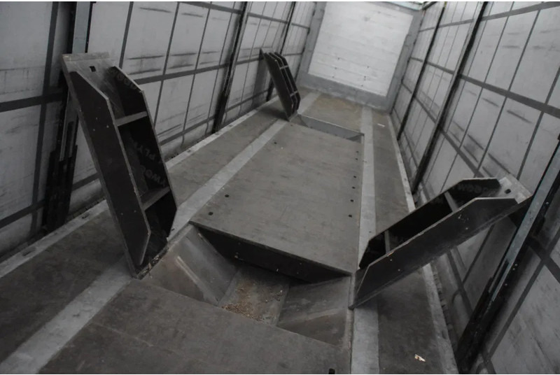 Schmitz Cargobull SCB*S3T - COIL - GALVANIZED - SLIDING CURTAINS/ROOF - DISC BRAKES - TOP CONDITION - - نصف مقطورة ستارة: صورة 3 Schmitz Cargobull SCB*S3T - COIL - GALVANIZED - SLIDING CURTAINS/ROOF - DISC BRAKES - TOP CONDITION - - نصف مقطورة ستارة: صورة 3