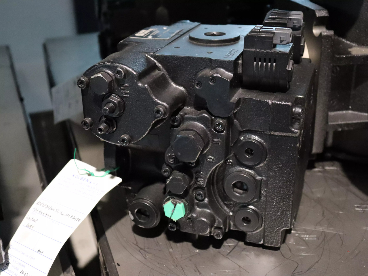 DANFOSS / SAUER 42R28DF8NN53UDXAP1Z3434N61NNNNN - مضخة هيدروليكية - آلات البناء: صورة 3 DANFOSS / SAUER 42R28DF8NN53UDXAP1Z3434N61NNNNN - مضخة هيدروليكية - آلات البناء: صورة 3