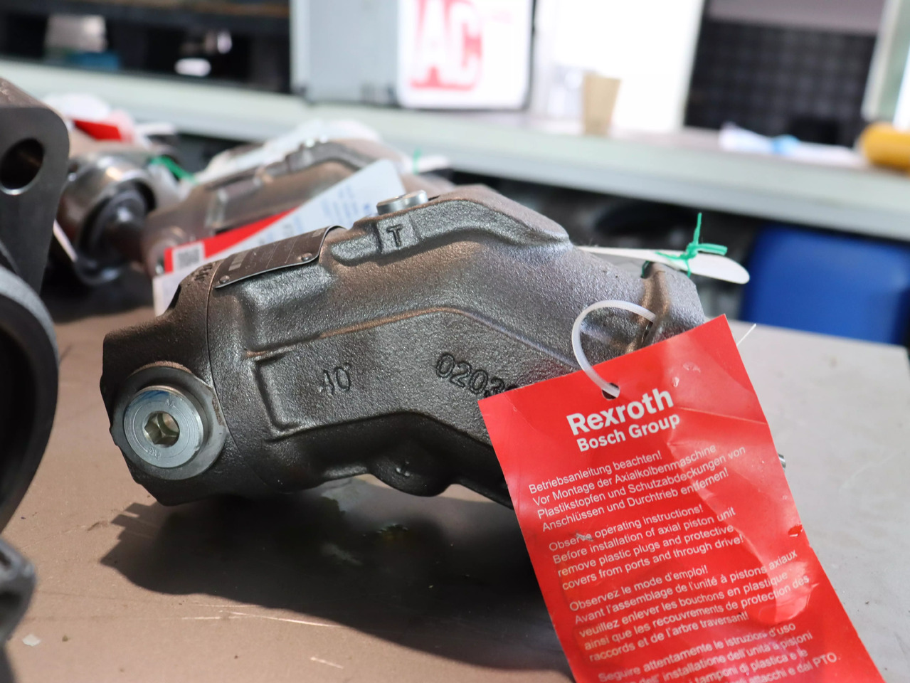 REXROTH A2FM10/61W-VZB040 - محرك هيدروليكي - آلات البناء: صورة 1 REXROTH A2FM10/61W-VZB040 - محرك هيدروليكي - آلات البناء: صورة 1