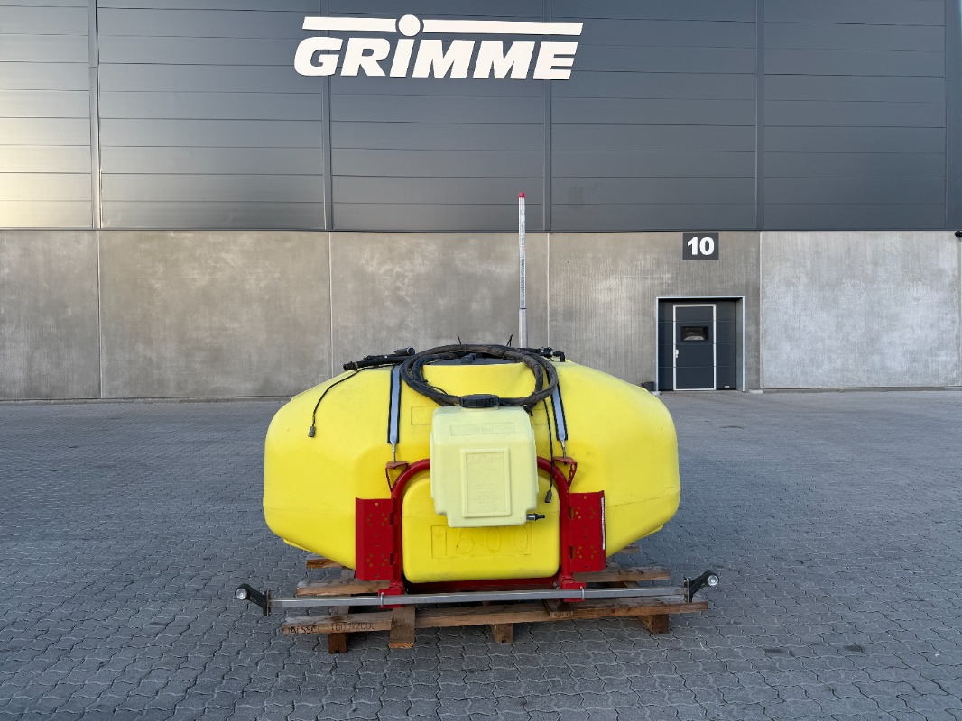 Tecnocar Tecnospra 1500 Fronttank - حصادة: صورة 1 Tecnocar Tecnospra 1500 Fronttank - حصادة: صورة 1