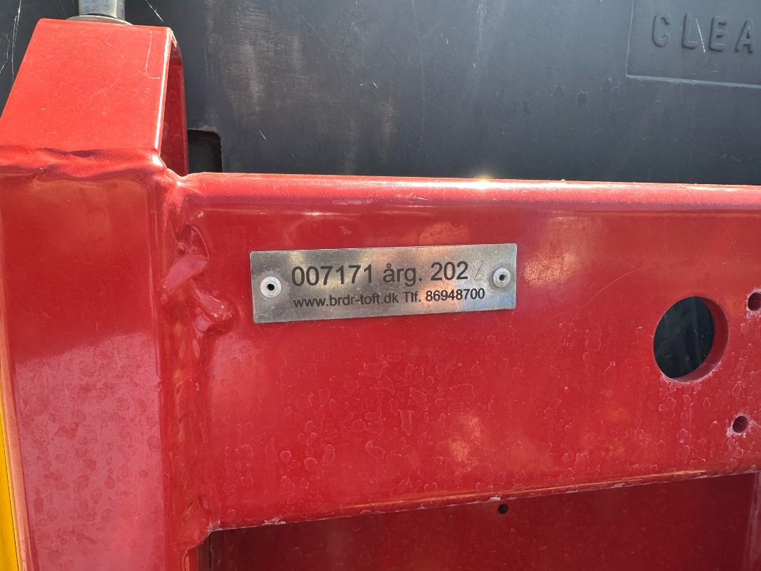 Tecnocar Tecnospra 1500 Fronttank - حصادة: صورة 2 Tecnocar Tecnospra 1500 Fronttank - حصادة: صورة 2