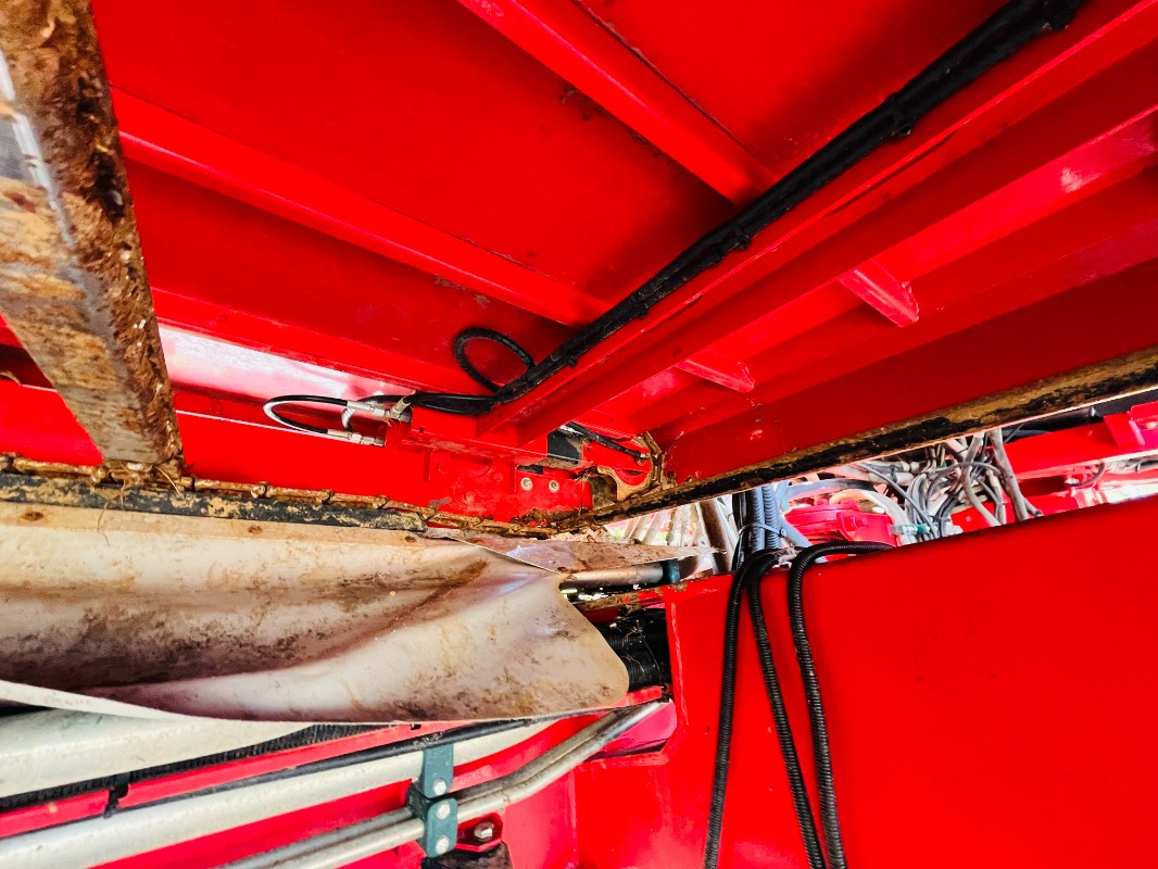 حصادة Holmer T4-30: صورة 15 حصادة Holmer T4-30: صورة 15