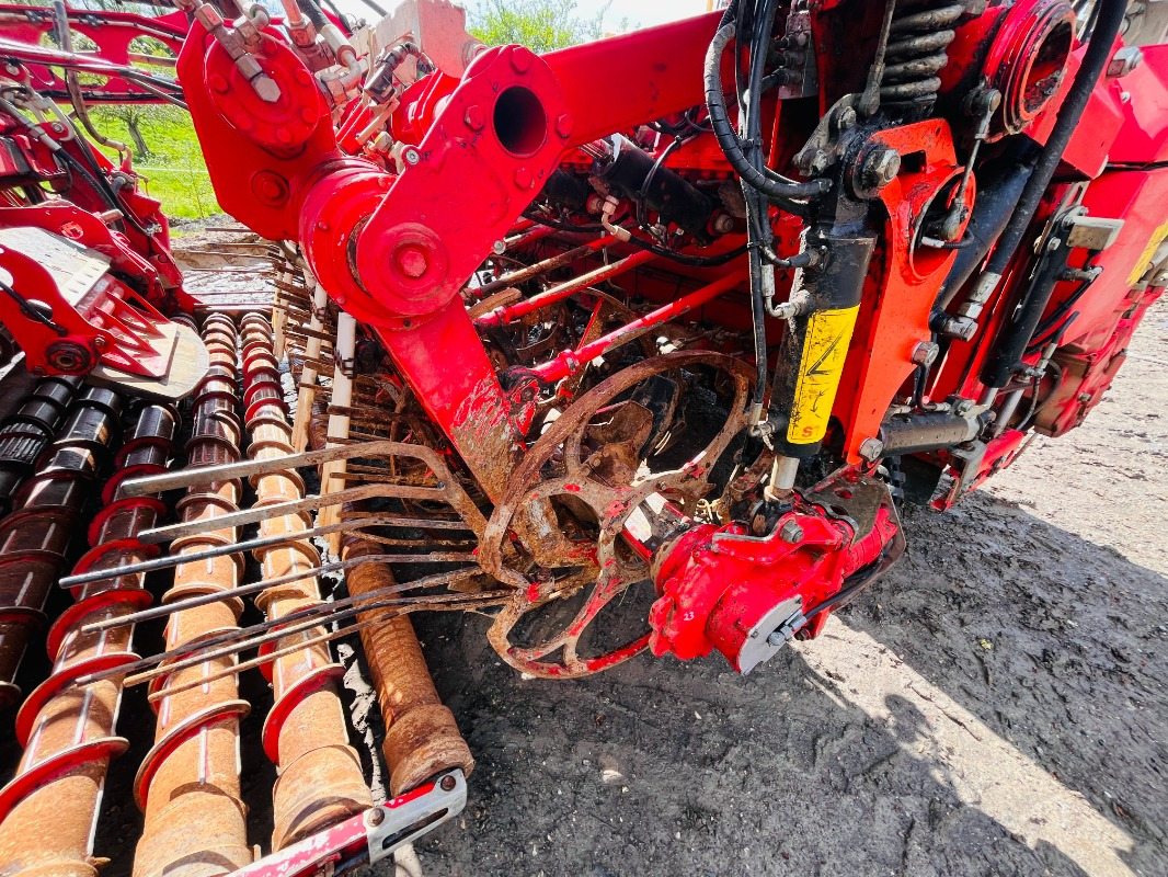 حصادة Holmer T4-30: صورة 27 حصادة Holmer T4-30: صورة 27