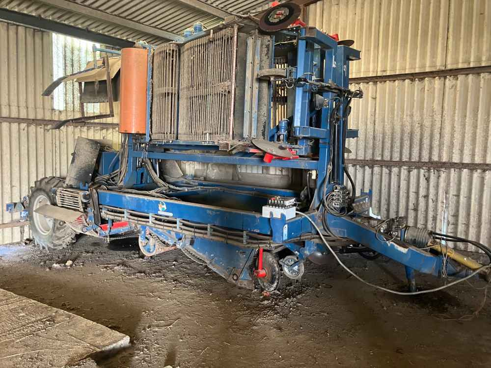 ASA-Lift ASA-Lift, WR300, Triple Bed Windrower - حصادة العنب: صورة 1 ASA-Lift ASA-Lift, WR300, Triple Bed Windrower - حصادة العنب: صورة 1