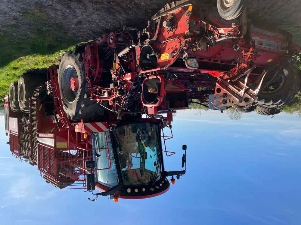 Holmer Holmer T4-40 Self-Propelled Sugarbeet Harvester - معدات حرث التربة: صورة 1 Holmer Holmer T4-40 Self-Propelled Sugarbeet Harvester - معدات حرث التربة: صورة 1