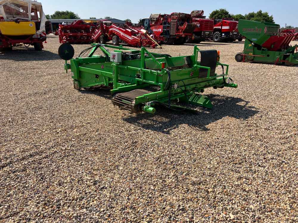Jones Onion Windrower - حصادة العنب: صورة 5 Jones Onion Windrower - حصادة العنب: صورة 5