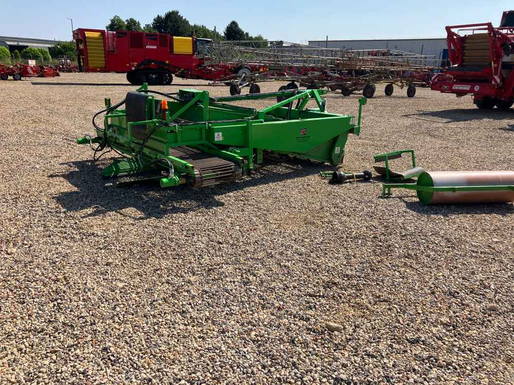 Jones Onion Windrower - حصادة العنب: صورة 4 Jones Onion Windrower - حصادة العنب: صورة 4
