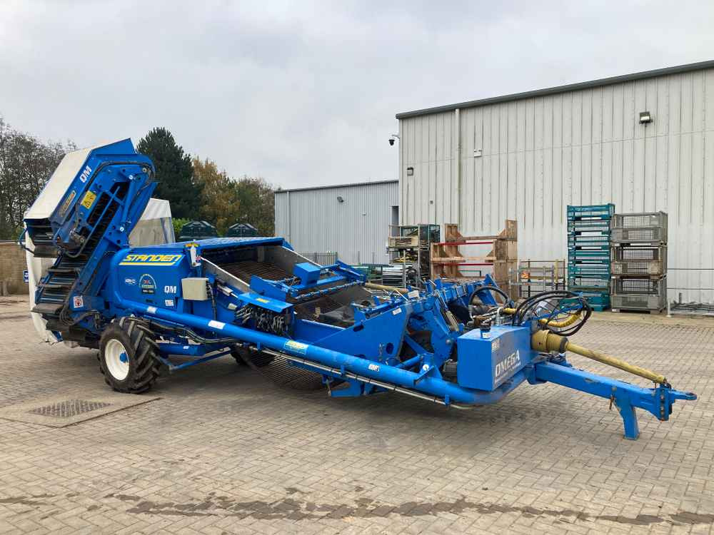 Standen Standen QM 2 Row Trailed Potato Harvester - حصادة: صورة 1 Standen Standen QM 2 Row Trailed Potato Harvester - حصادة: صورة 1
