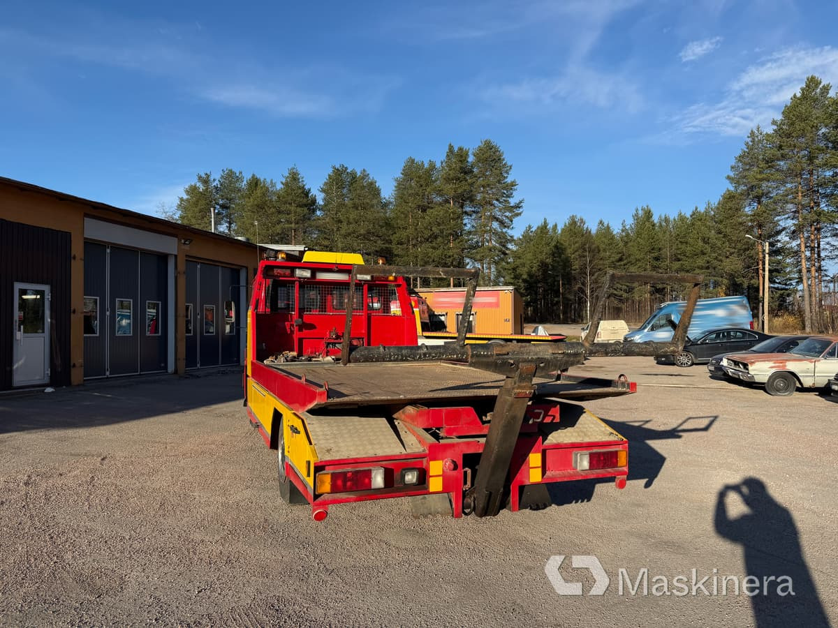 Flakbärgare Volvo FL 611 - شاحنة سحب: صورة 4 Flakbärgare Volvo FL 611 - شاحنة سحب: صورة 4