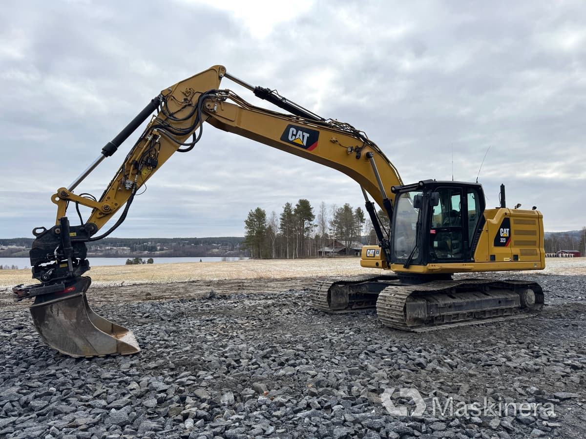 Grävmaskin Cat 323 Next Generation med tillbehör - حفار زحاف: صورة 1 Grävmaskin Cat 323 Next Generation med tillbehör - حفار زحاف: صورة 1