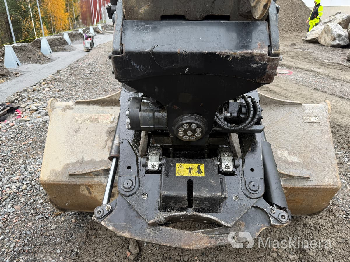 حفار زحاف Grävmaskin CAT 325: صورة 24 حفار زحاف Grävmaskin CAT 325: صورة 24