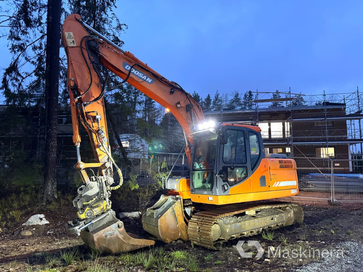 Grävmaskin Doosan DX140LC - حفار زحاف: صورة 1 Grävmaskin Doosan DX140LC - حفار زحاف: صورة 1
