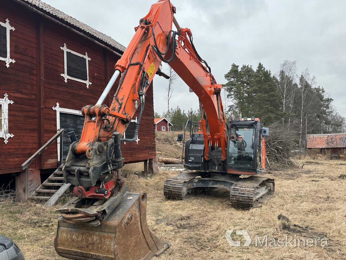 Grävmaskin Hitachi ZX225USLC-5B med redskap - حفار زحاف: صورة 2 Grävmaskin Hitachi ZX225USLC-5B med redskap - حفار زحاف: صورة 2