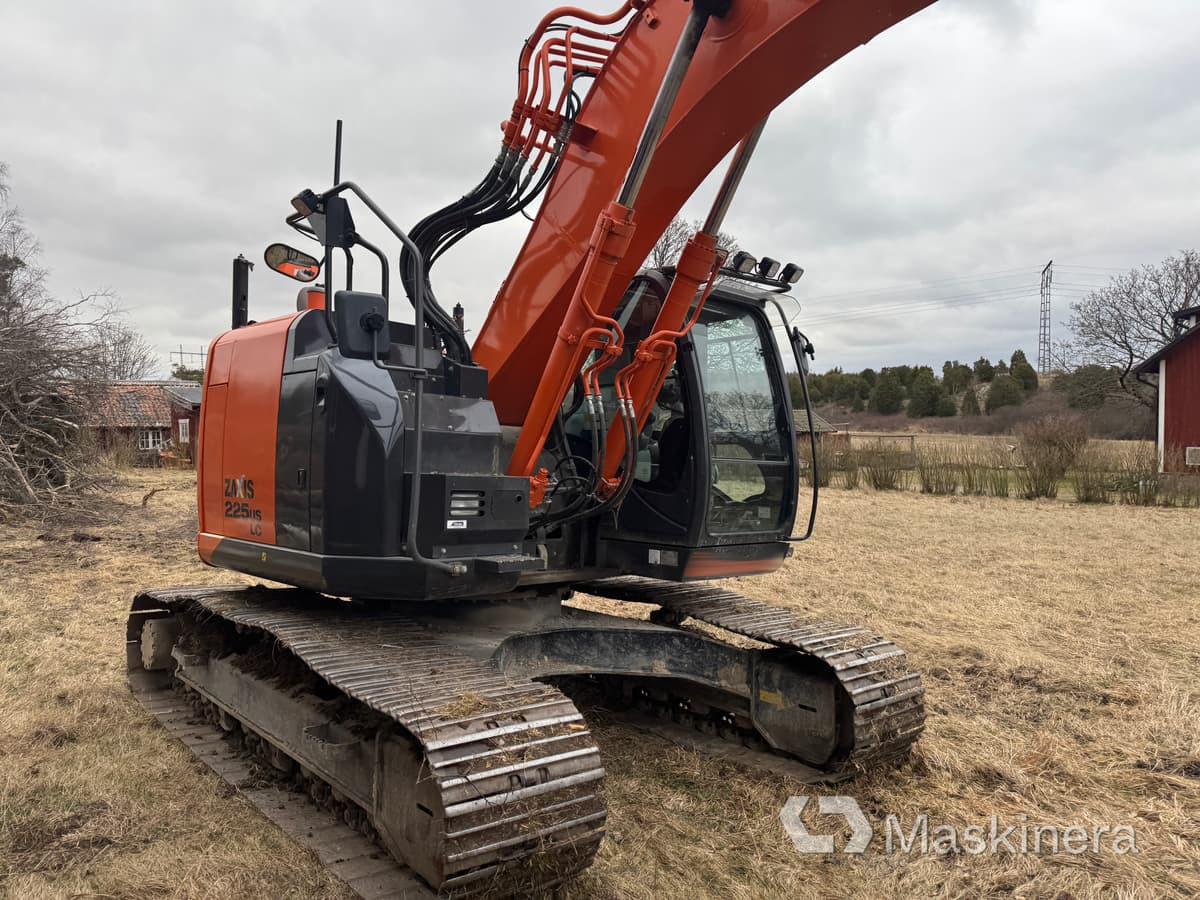 Grävmaskin Hitachi ZX225USLC-5B med redskap - حفار زحاف: صورة 4 Grävmaskin Hitachi ZX225USLC-5B med redskap - حفار زحاف: صورة 4