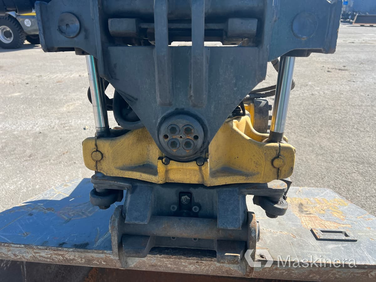 حفار زحاف Grävmaskin Kobelco SK75SR-3E: صورة 22