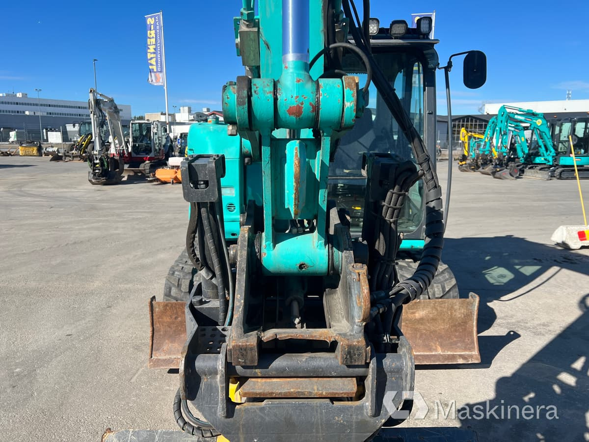 حفار زحاف Grävmaskin Kobelco SK75SR-3E: صورة 24