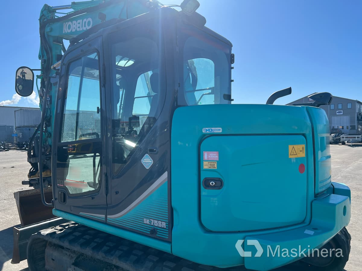 حفار زحاف Grävmaskin Kobelco SK75SR-3E: صورة 16