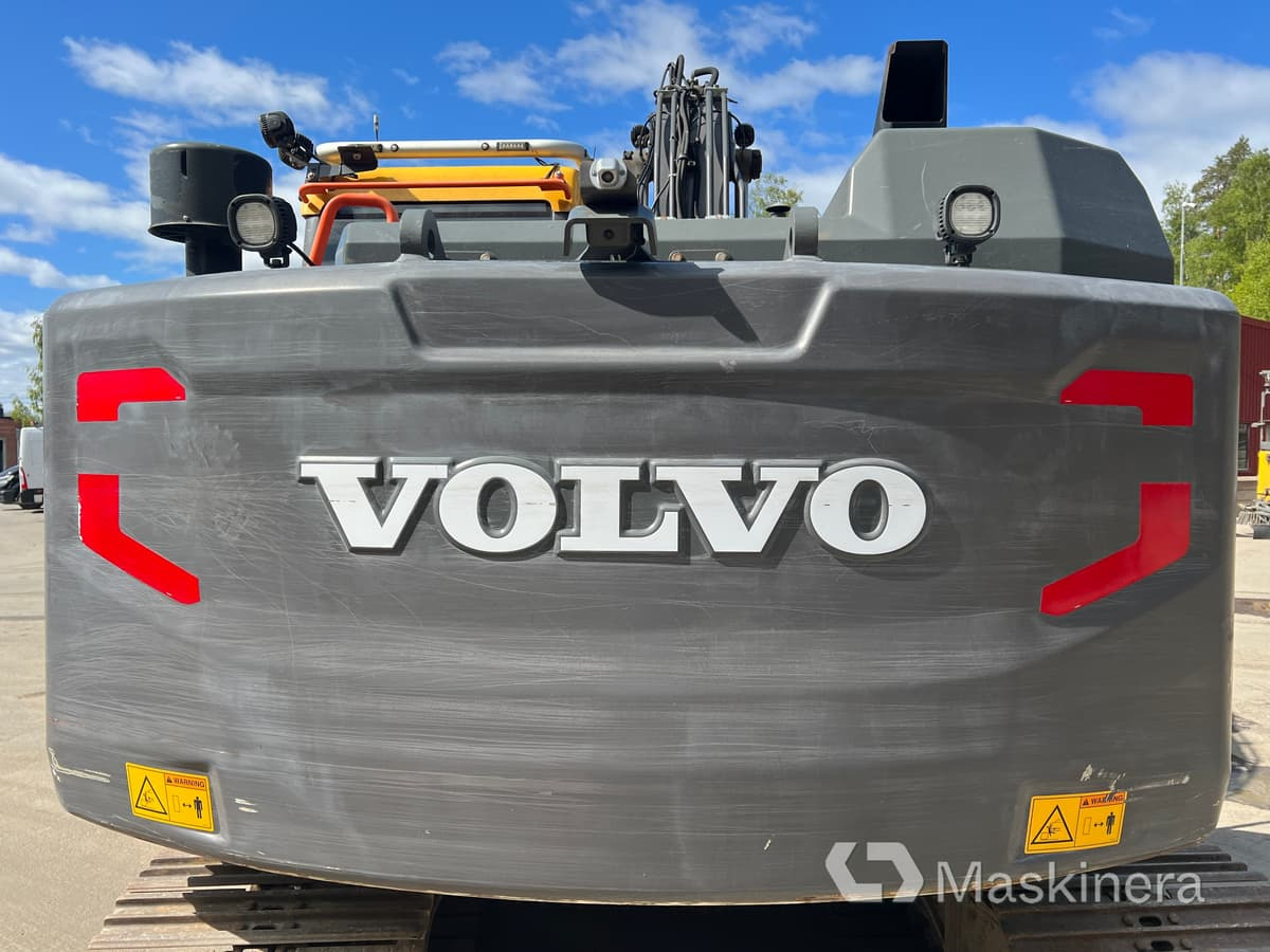 حفار زحاف Grävmaskin Volvo EC140EL med 3 skopor: صورة 14
