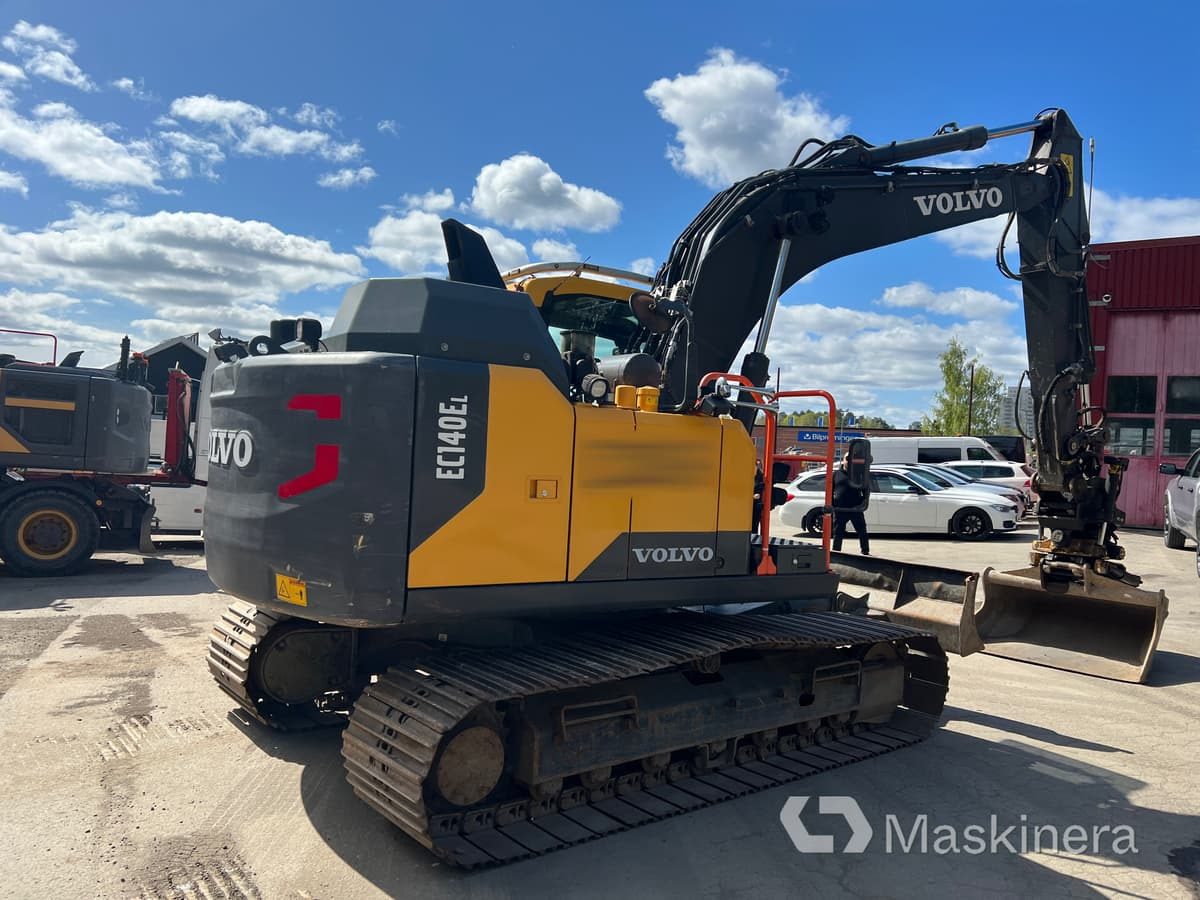 Grävmaskin Volvo EC140EL med 3 skopor - حفار زحاف: صورة 4 Grävmaskin Volvo EC140EL med 3 skopor - حفار زحاف: صورة 4