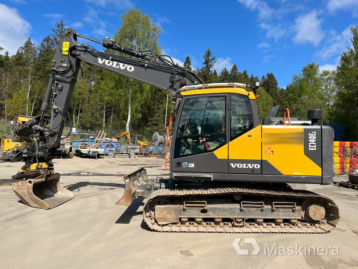 حفار زحاف Grävmaskin Volvo EC140EL med 3 skopor: صورة 7