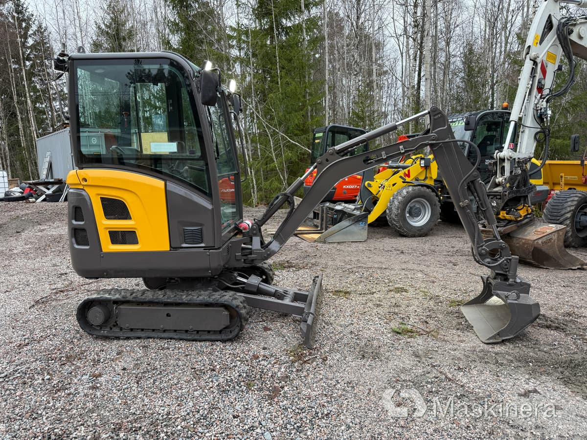 Grävmaskin Volvo EC18C med redskap - حفار زحاف: صورة 4 Grävmaskin Volvo EC18C med redskap - حفار زحاف: صورة 4