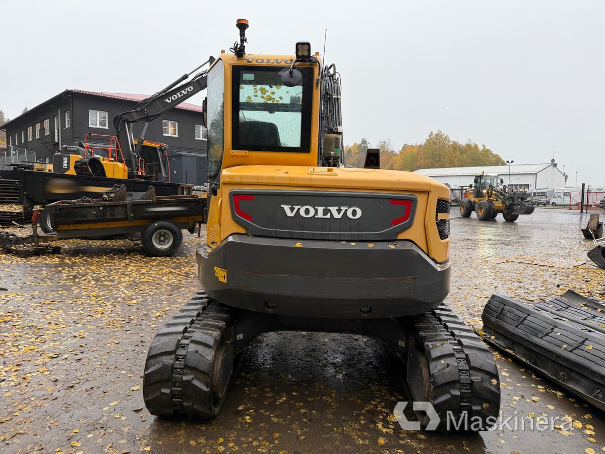 Grävmaskin Volvo ECR88D med tillbehör - حفار زحاف: صورة 5 Grävmaskin Volvo ECR88D med tillbehör - حفار زحاف: صورة 5