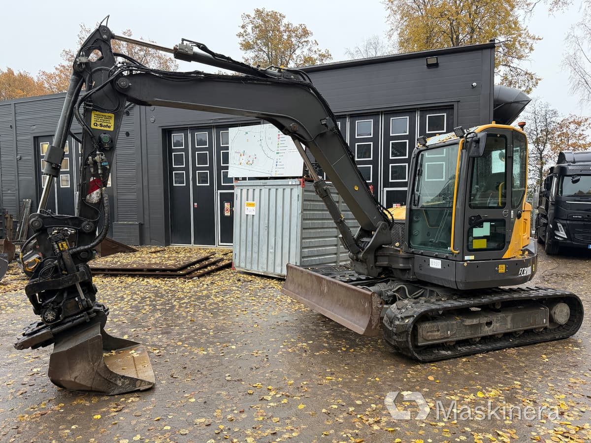 Grävmaskin Volvo ECR88D med tillbehör - حفار زحاف: صورة 1 Grävmaskin Volvo ECR88D med tillbehör - حفار زحاف: صورة 1
