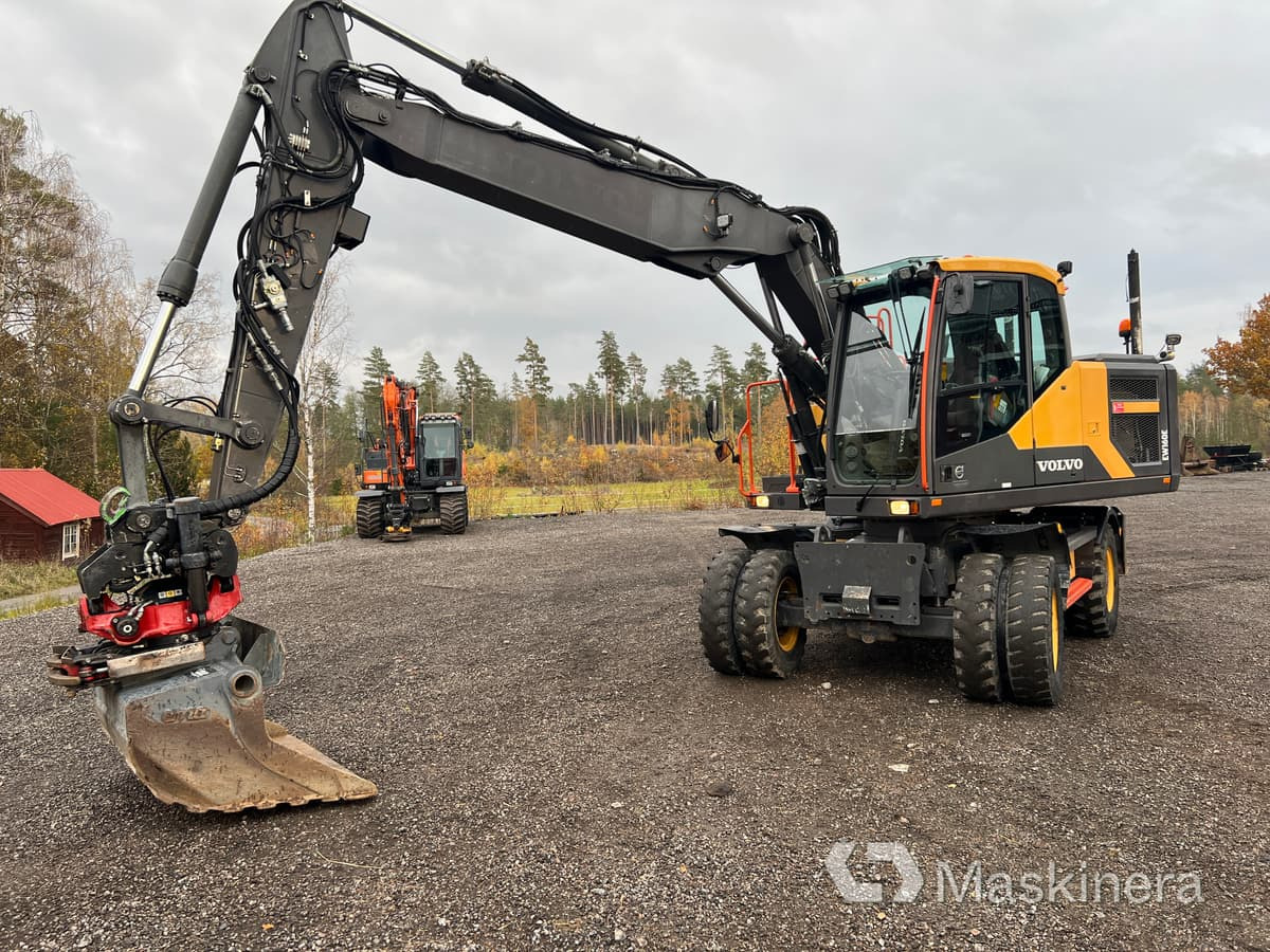 Hjulgrävare Volvo EW160E - حفار زحاف: صورة 1 Hjulgrävare Volvo EW160E - حفار زحاف: صورة 1