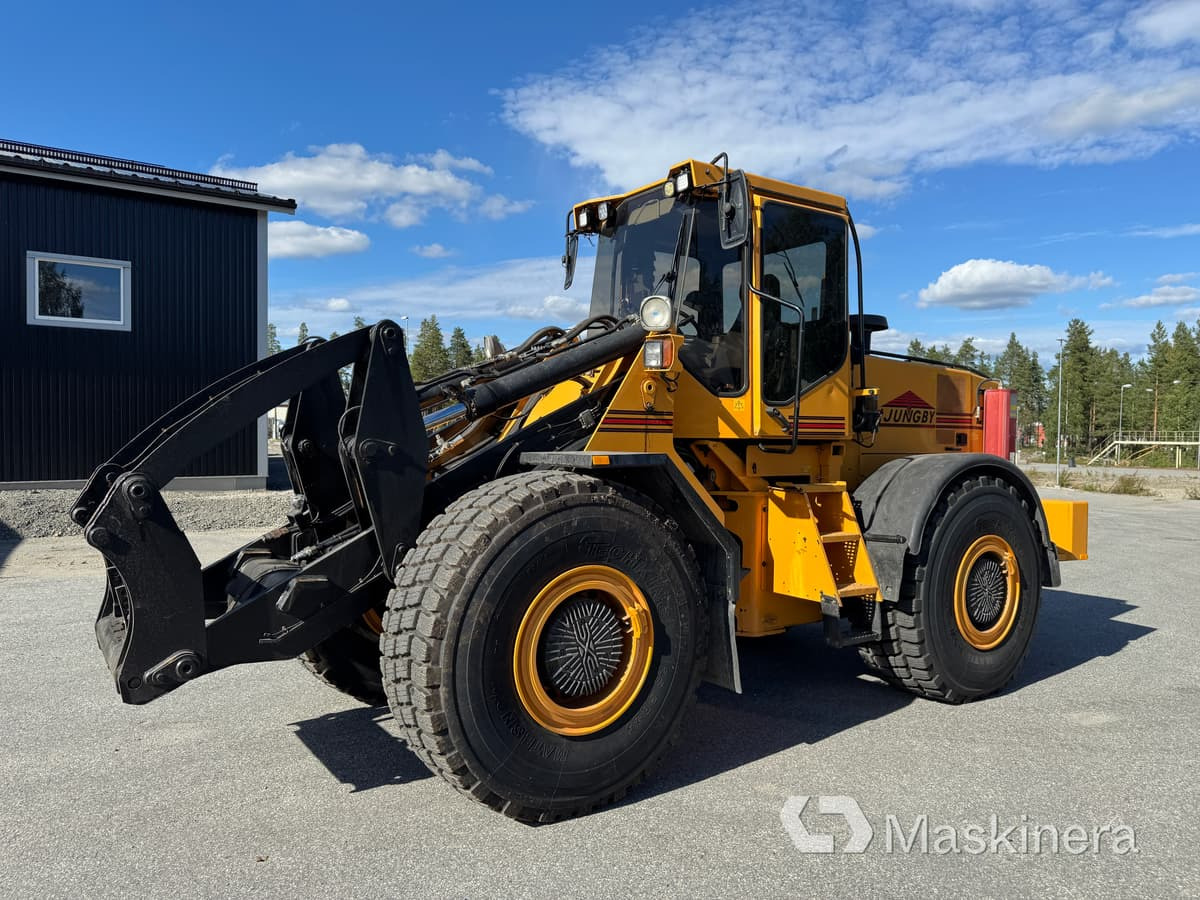 Hjullastare Ljungby L18 med våg - آليات: صورة 1 Hjullastare Ljungby L18 med våg - آليات: صورة 1