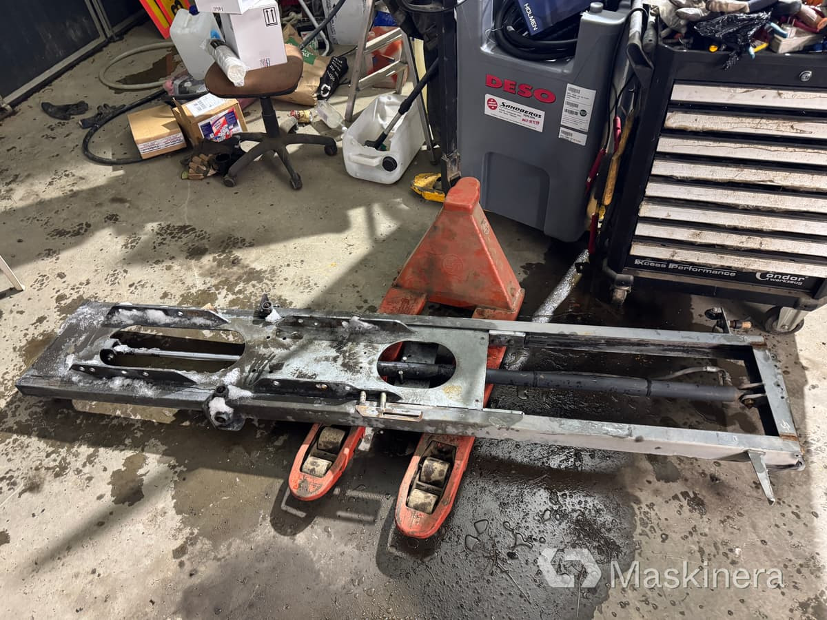 Hyttstativ till timmerkran, V-kran - ملحق - معدات الغابات: صورة 1 Hyttstativ till timmerkran, V-kran - ملحق - معدات الغابات: صورة 1