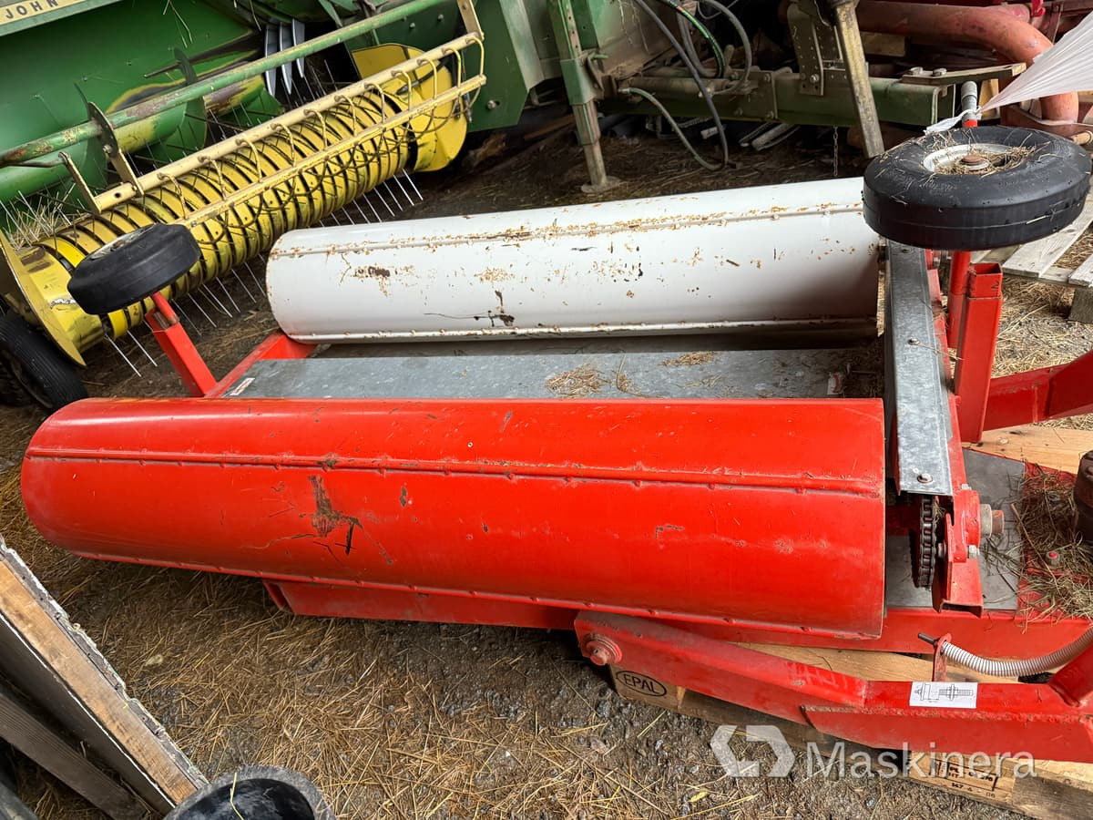 Inplastare Ysta Bale wrap 1600 med sidospakar - آلة تغليف بالة التبن: صورة 3 Inplastare Ysta Bale wrap 1600 med sidospakar - آلة تغليف بالة التبن: صورة 3