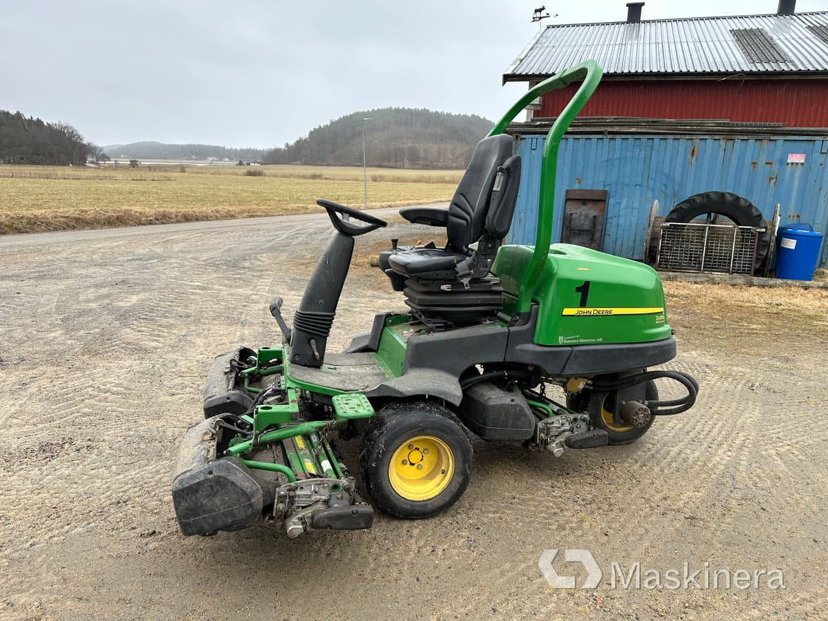 John Deere 2500E E-Cut Hybrid Greenklippare - جزازة أعشاب الحدائق: صورة 2 John Deere 2500E E-Cut Hybrid Greenklippare - جزازة أعشاب الحدائق: صورة 2